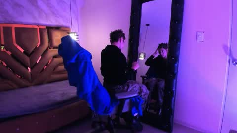   online show from February 1, 12:15 pm