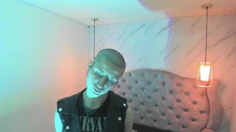   online show from March 19, 12:09 pm