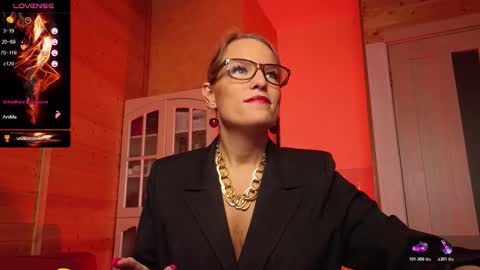 Lady online show from November 28, 11:18 pm