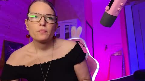 Lady online show from June 5, 6:13 pm
