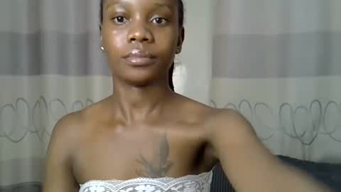 Snapshot of fine_queen12 chatting on December 5, 10:23 am fine_queen12 online show from December 5, 10:23 am