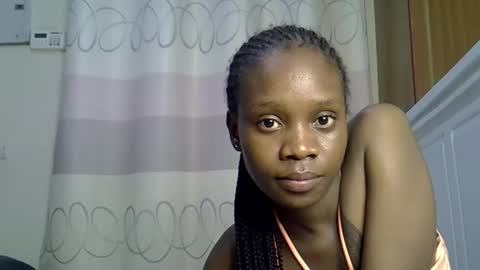 Snapshot of fine_queen12 chatting on December 20, 12:49 pm fine_queen12 online show from December 20, 12:49 pm
