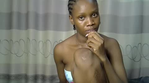 Snapshot of fine_queen12 chatting on December 30, 3:02 pm fine_queen12 online show from December 30, 3:02 pm