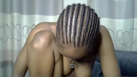 Snapshot of fine_queen12 chatting on December 31, 9:21 am fine_queen12 online show from December 31, 9:21 am