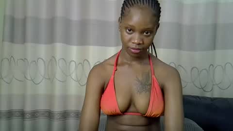 Snapshot of fine_queen12 chatting on January 24, 6:46 am fine_queen12 online show from January 24, 6:46 am
