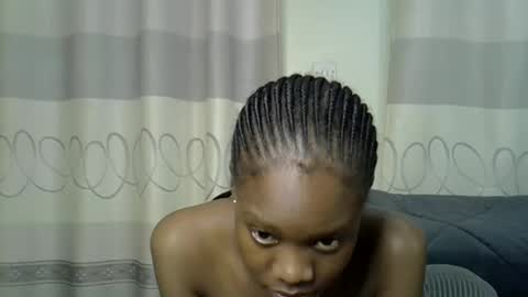 Snapshot of fine_queen12 chatting on February 3, 8:35 pm fine_queen12 online show from February 3, 8:35 pm