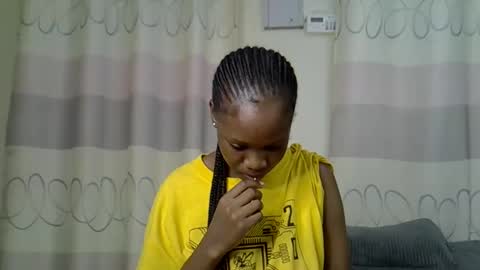 Snapshot of fine_queen12 chatting on February 5, 10:30 am fine_queen12 online show from February 5, 10:30 am