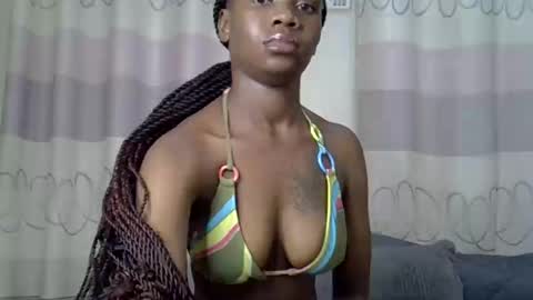 Snapshot of fine_queen12 chatting on March 10, 6:38 am fine_queen12 online show from March 10, 6:38 am