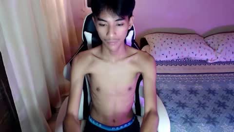 fineboii_rey18 online show from December 14, 1:05 pm
