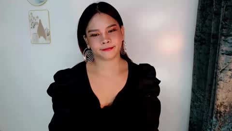 Snapshot of finest_jasminex chatting on February 20, 6:19 am Jasmine online show from February 20, 6:19 am