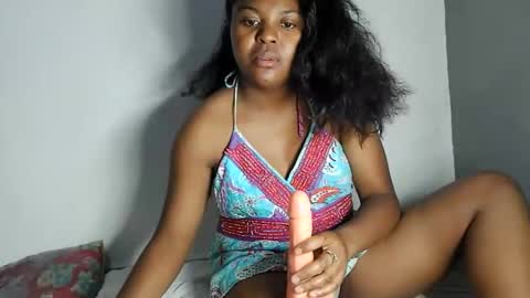 fiona_00 online show from May 12, 5:32 pm
