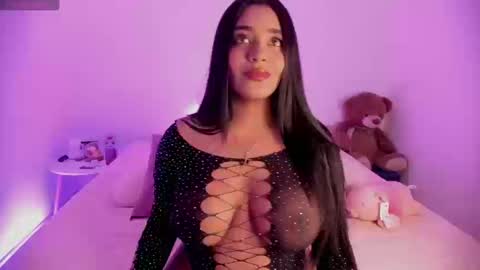 Snapshot of fiorellahecht chatting on October 16, 9:49 pm mishellehecht online show from October 16, 9:49 pm