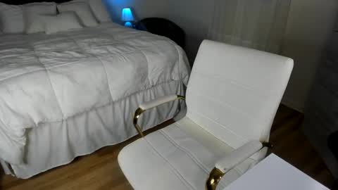 Jamie or Frisky  online show from December 18, 10:35 pm