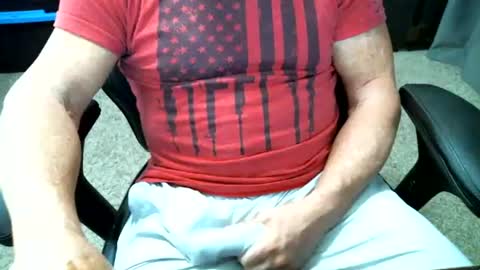 fitguy40 online show from August 5, 9:06 pm