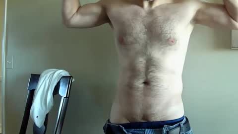 fithubby80 online show from January 7, 7:49 pm