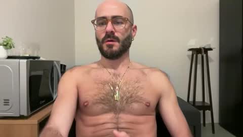 Snapshot of fla85 chatting on December 18, 10:38 pm Fla is short for Flavio online show from December 18, 10:38 pm