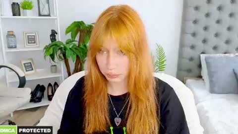Snapshot of fleur_fox chatting on July 16, 9:26 am fleur_fox online show from July 16, 9:26 am