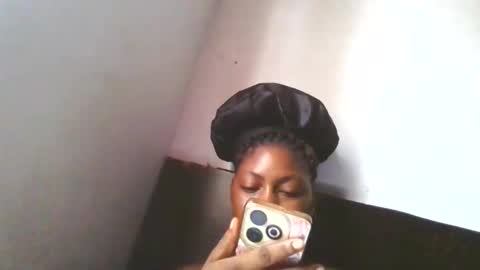 Snapshot of flirty_xbunny chatting on February 3, 9:36 am Beauty online show from February 3, 9:36 am