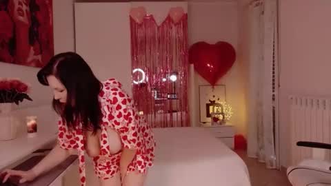 Lana Dina online show from February 13, 9:05 am