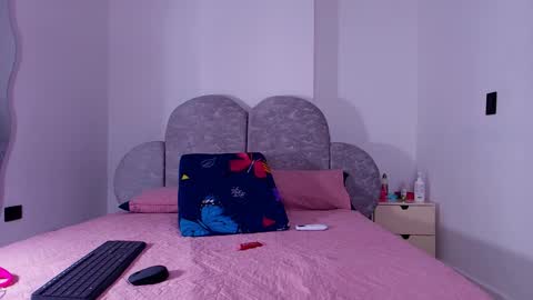 Flordecayena  online show from May 12, 3:03 am