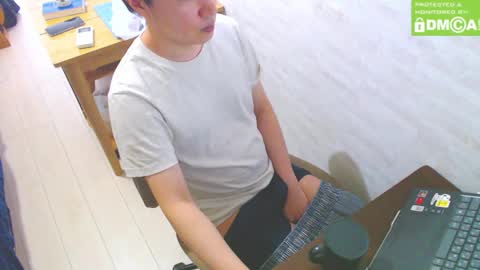 Snapshot of flowerbox chatting on February 23, 7:44 am flowerbox online show from February 23, 7:44 am