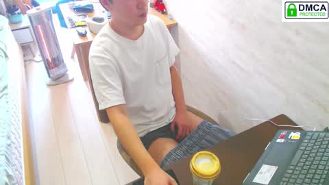 Snapshot of flowerbox chatting on February 1, 6:12 am flowerbox online show from February 1, 6:12 am