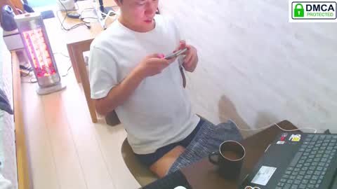 Snapshot of flowerbox chatting on February 7, 5:33 am flowerbox online show from February 7, 5:33 am