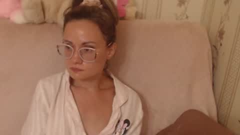 say meow and send tip  online show from July 16, 9:43 pm
