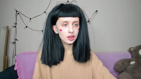 Snapshot of flowerofsin2001 chatting on October 1, 2:45 pm Flower online show from October 1, 2:45 pm