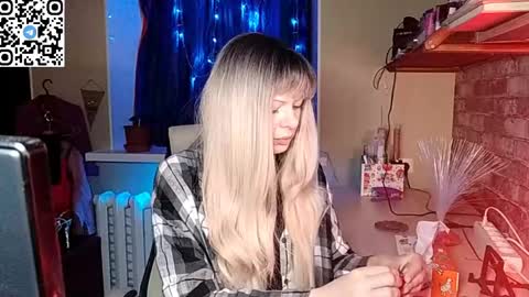 Snapshot of fluffy_duffy962 chatting on June 5, 9:09 pm Irene online show from June 5, 9:09 pm