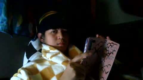 fluffycroissant07 online show from June 19, 10:41 am