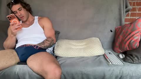 FlyerStud Mtl online show from June 25, 11:53 pm