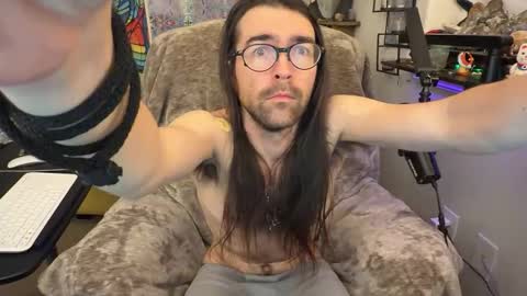 Snapshot of folkemord69 chatting on February 9, 10:30 am Chris online show from February 9, 10:30 am