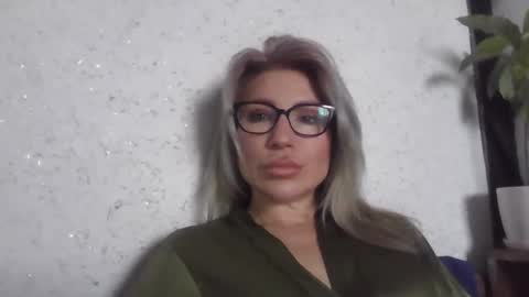 fox_red_lady7 online show from March 31, 7:20 am