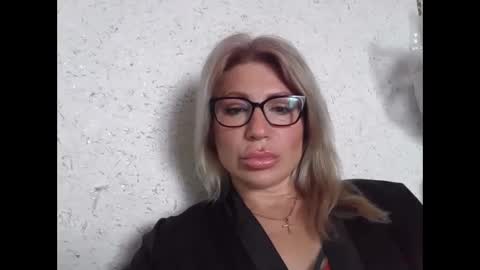 fox_red_lady7 online show from April 6, 6:14 am