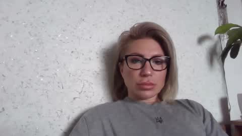 fox_red_lady7 online show from April 16, 8:15 am