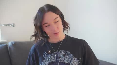 Em      online show from September 21, 12:29 pm