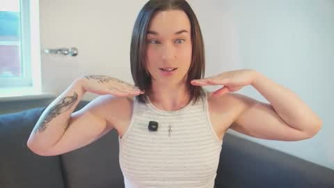 Em      online show from September 28, 5:18 pm