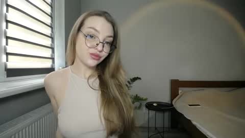 foxxialice online show from January 16, 2:10 pm