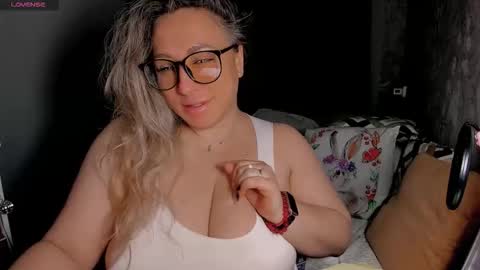 Kris online show from March 29, 1:49 am