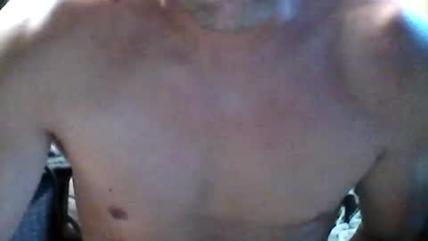 Snapshot of foxy1985777 chatting on June 19, 7:39 pm foxy1985777 online show from June 19, 7:39 pm