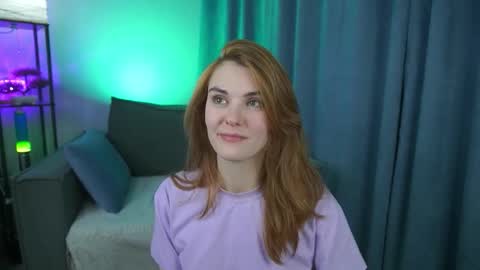 Snapshot of foxy_cute4you chatting on February 19, 7:43 pm Eva online show from February 19, 7:43 pm