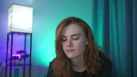 Snapshot of foxy_cute4you chatting on March 17, 6:44 pm Eva online show from March 17, 6:44 pm