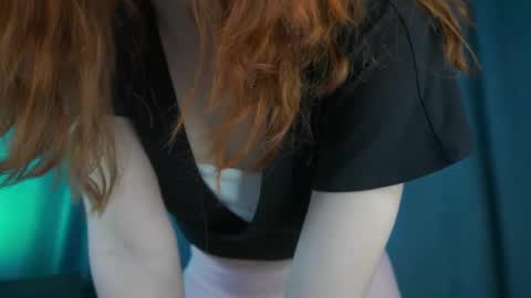Snapshot of foxy_cute4you chatting on April 10, 6:34 pm Eva online show from April 10, 6:34 pm
