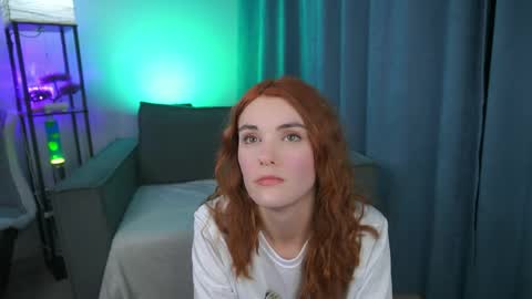 Snapshot of foxy_cute4you chatting on April 12, 6:24 pm Eva online show from April 12, 6:24 pm