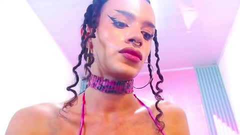 Ella online show from December 13, 7:53 pm