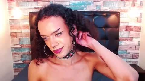 Ella online show from December 22, 4:15 pm