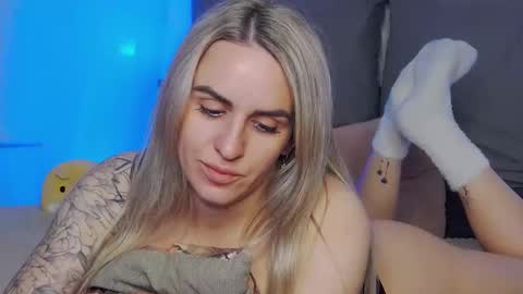 Foxy Kimmi online show from April 18, 4:38 am