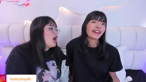 FOXY AND BUNNY online show from March 26, 6:08 am