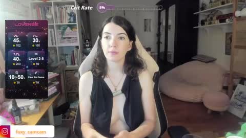 Snapshot of foxycam chatting on June 1, 8:43 pm Foxy online show from June 1, 8:43 pm